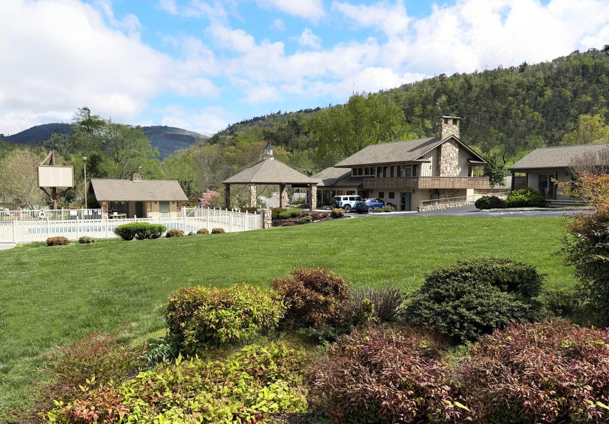 Talley Ho Inn Townsend Exterior photo
